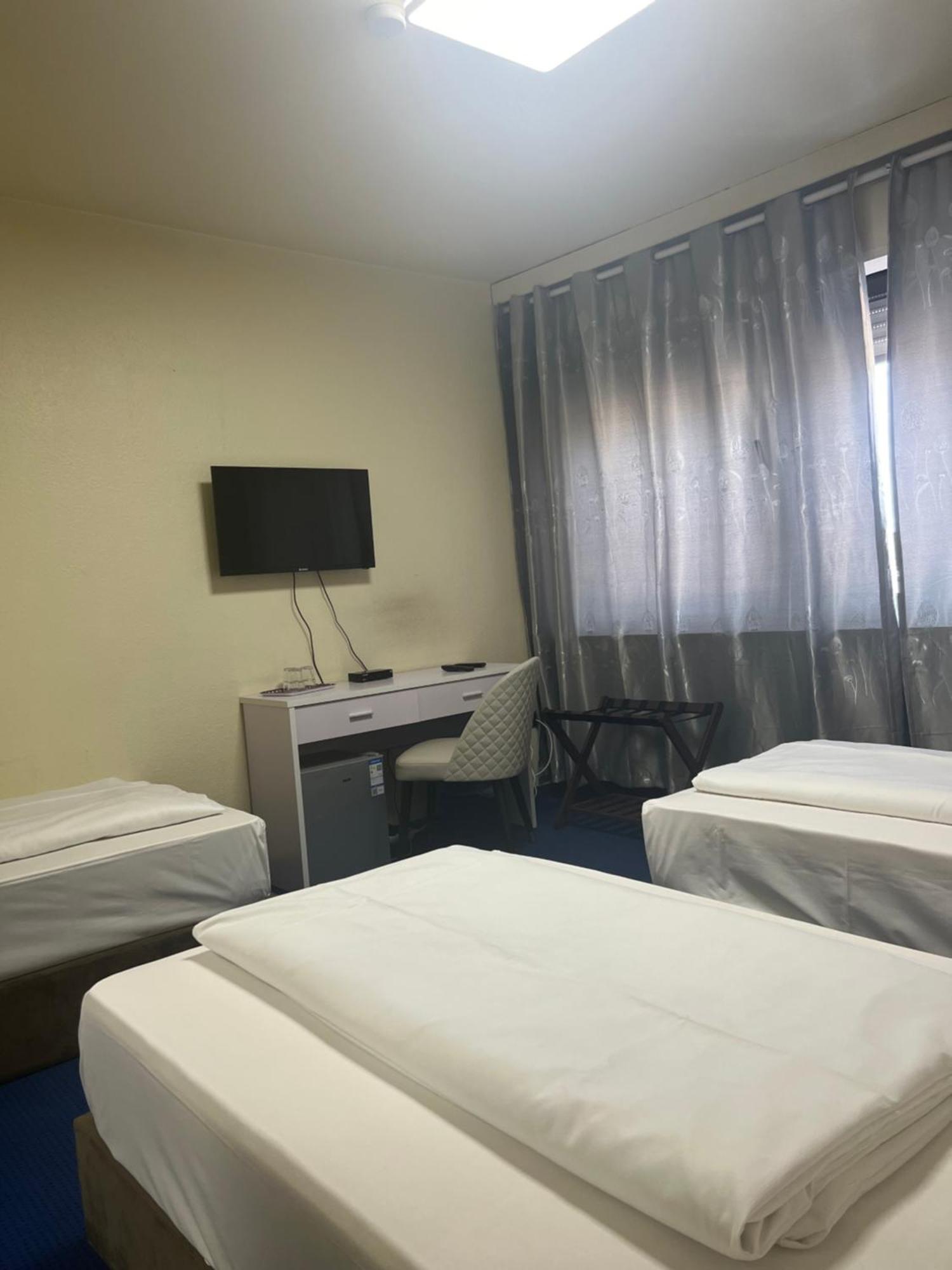 Hotel Am Flughafen Köln Eksteriør bilde